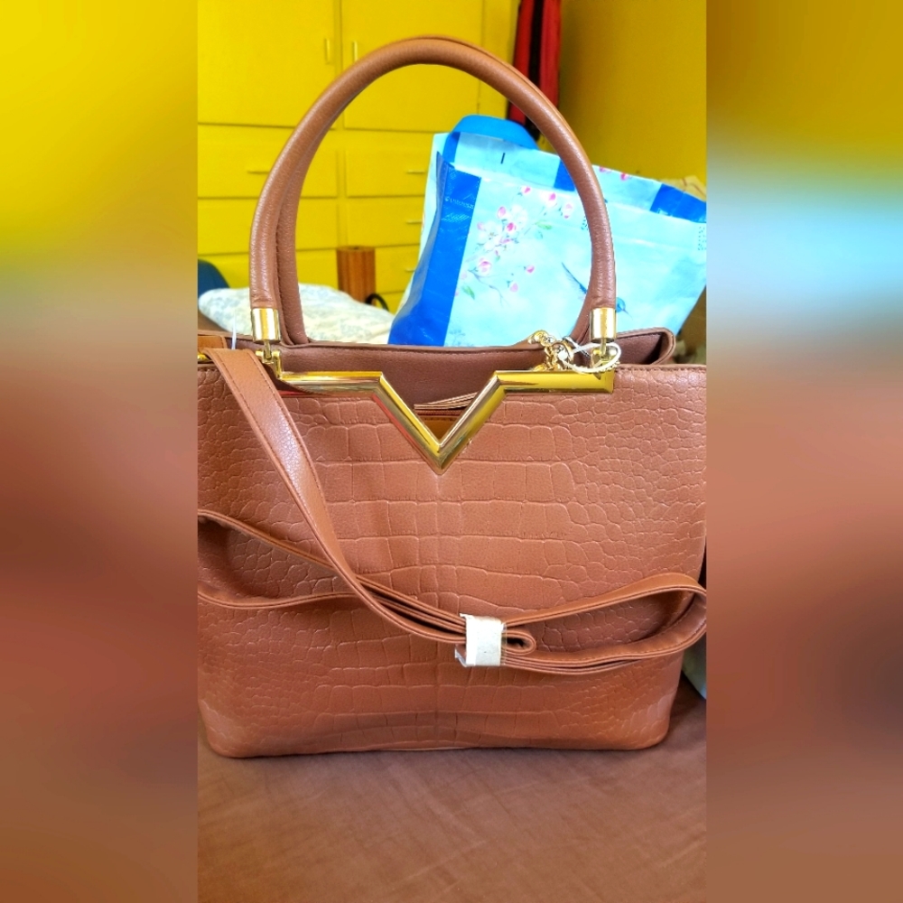 Womens style handbags, khaki brown, Grossi brand...
